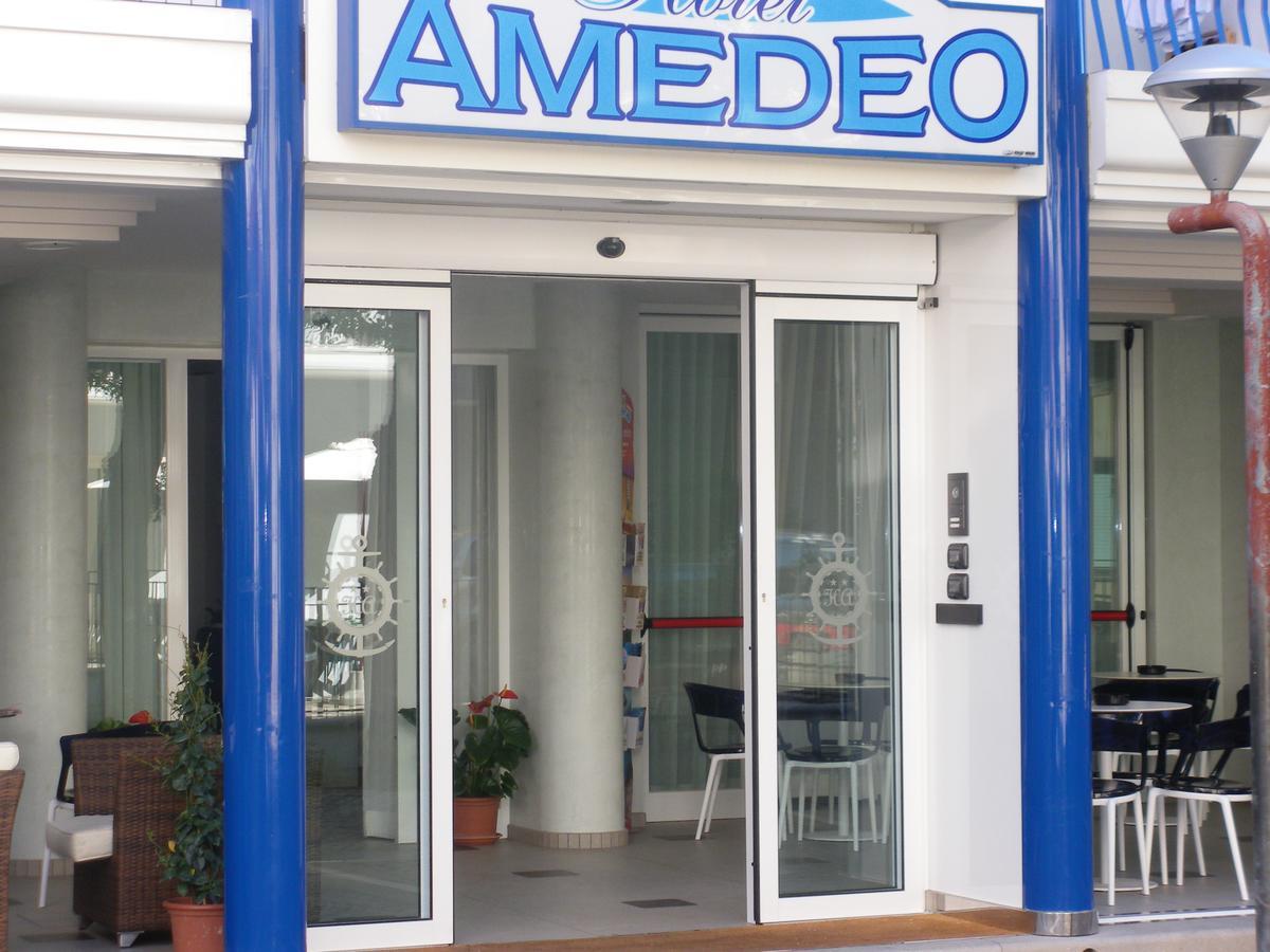 Hotel Amedeo Мизано-Адриатико Экстерьер фото
